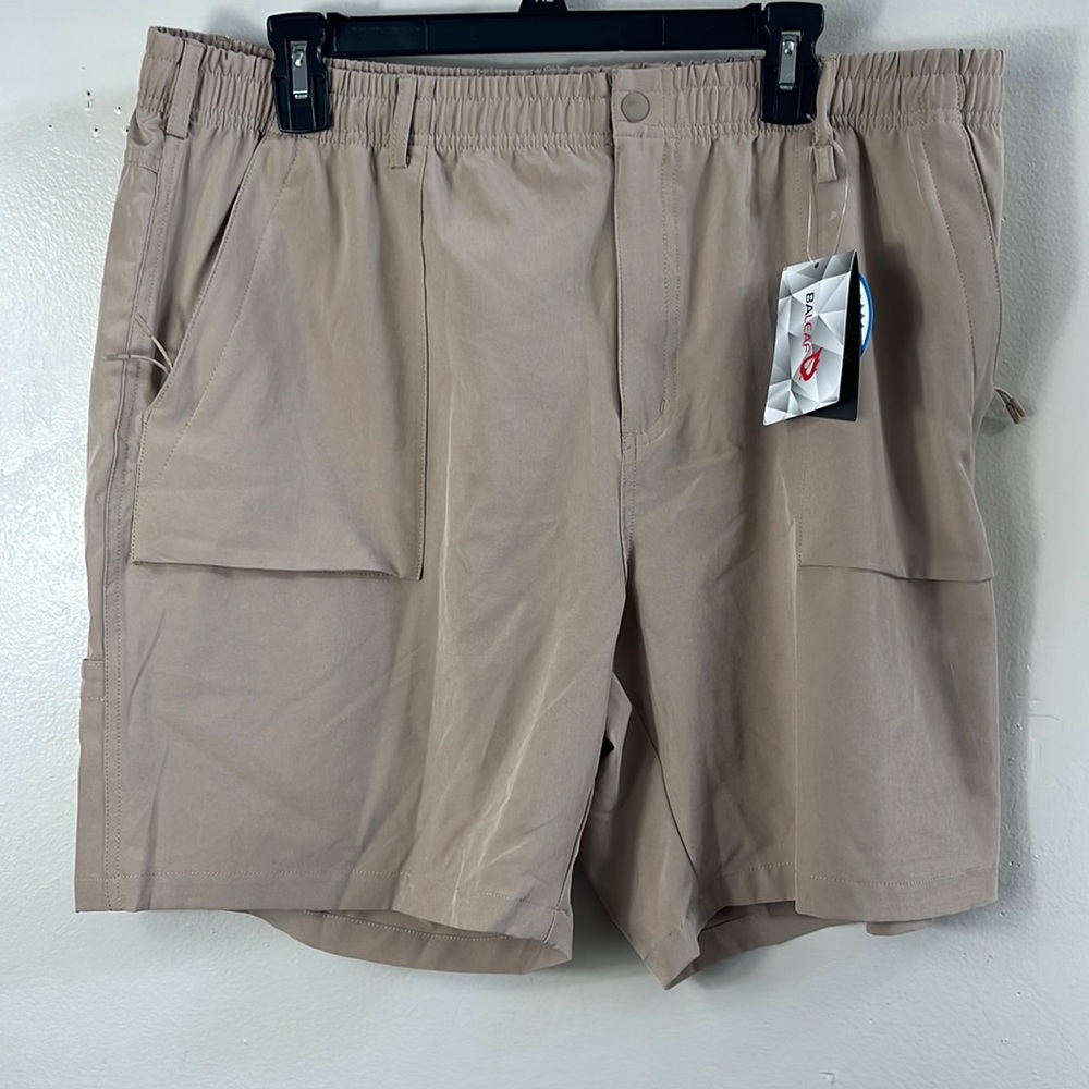 Baleaf shorts tan men’s size XL